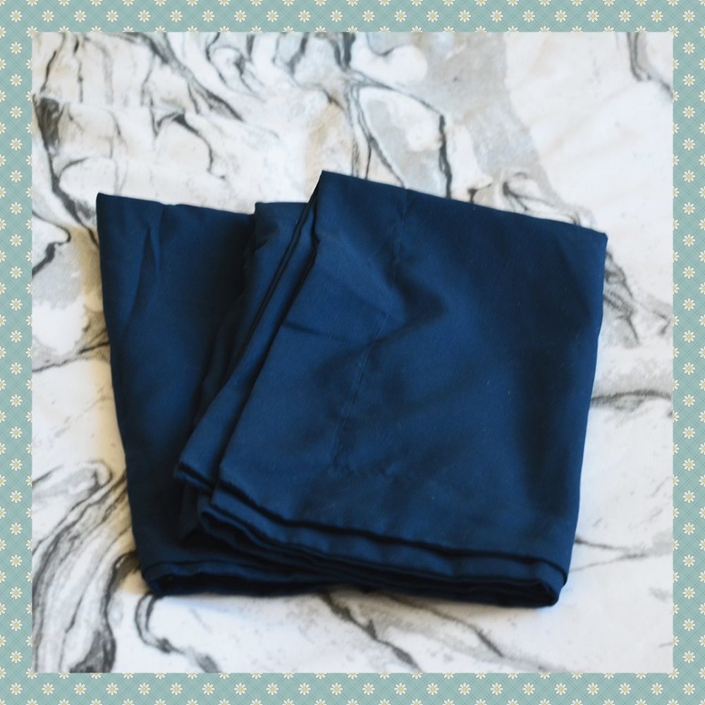 BNIB‎ AmazonBasics Microfiber Standard Pillowcases